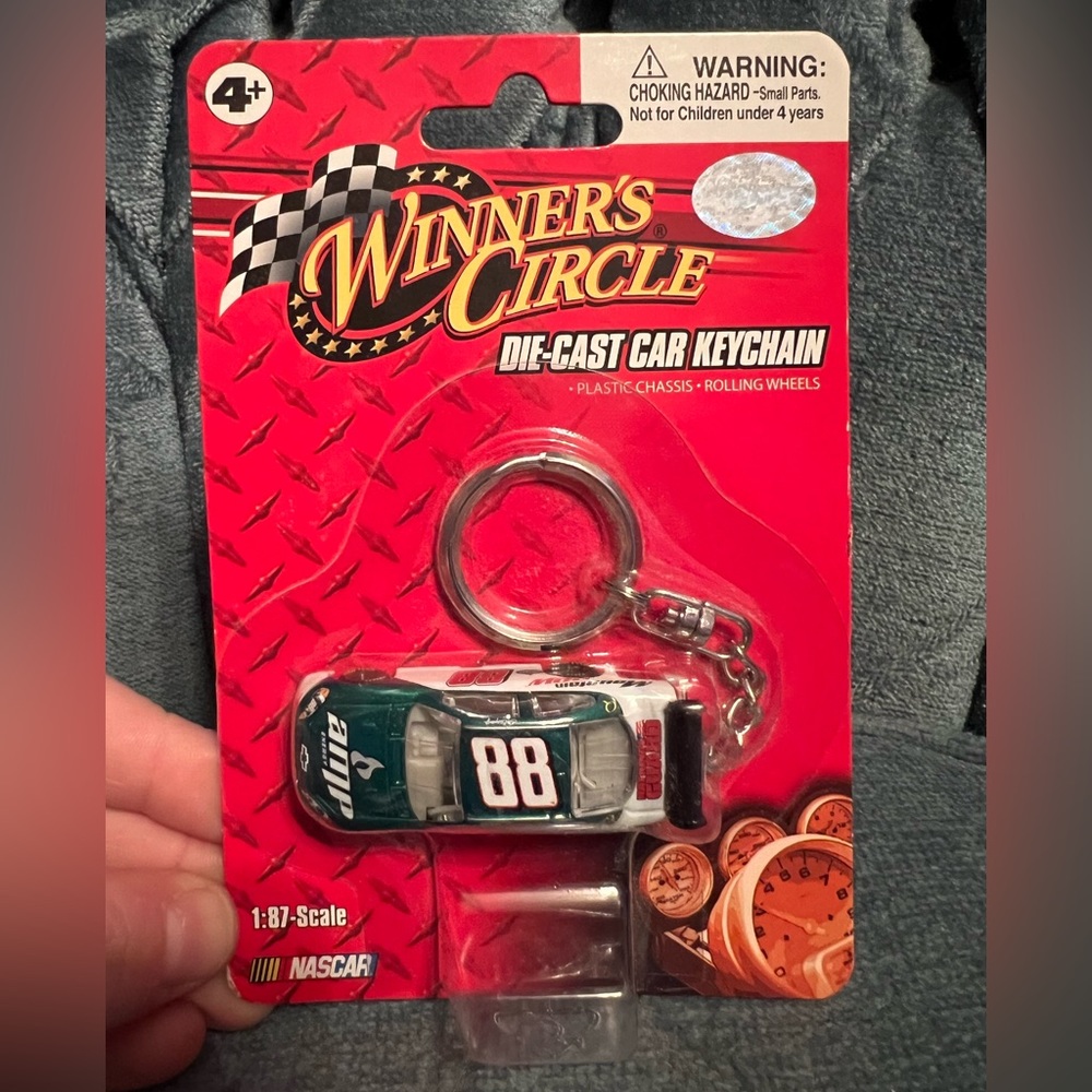 NASCAR Dale Earnhardt jr #88 1:87 scale die cast car keychain green